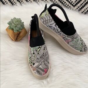 Sakroots elton neoprene tropical slip on shoe